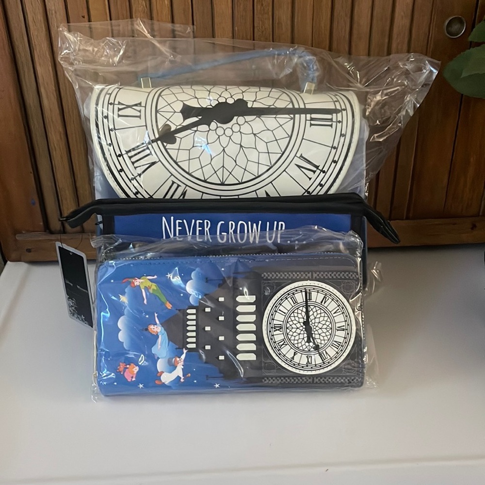 Loungefly PeterPan glow in the dark set